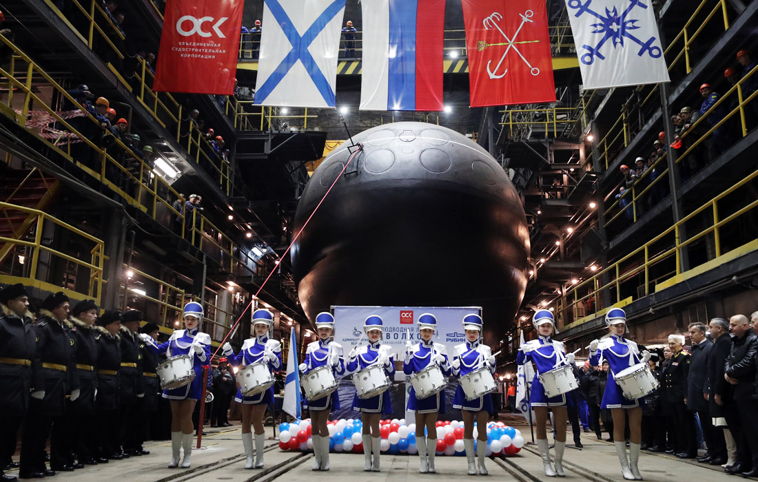 В Санкт-Петербурге спустили на воду новую дизельную подлодку "Волхов"для Тихоокеанского флота