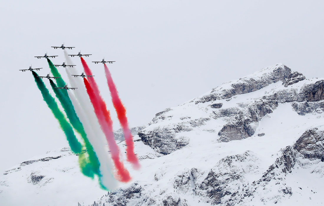 Перед началом соревнований по гигантскому слалому в Альта Бадиа, Италия