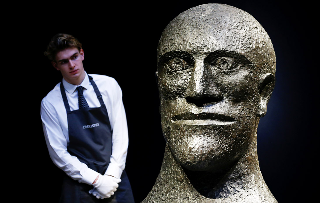 Работу английского скульптора Элизабет Фринк "Desert Quartet IV" выставили на аукционе Christie's в Лондоне