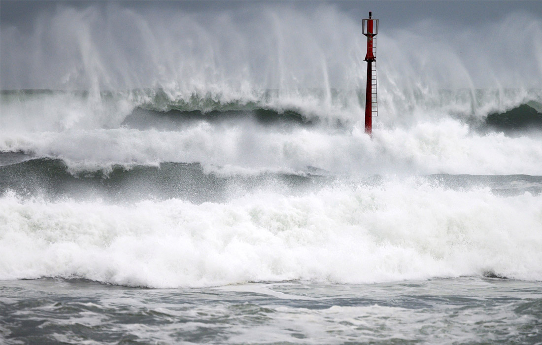 На севере Испании из-за сильных порывов ветра объявлено штормовое предупреждение