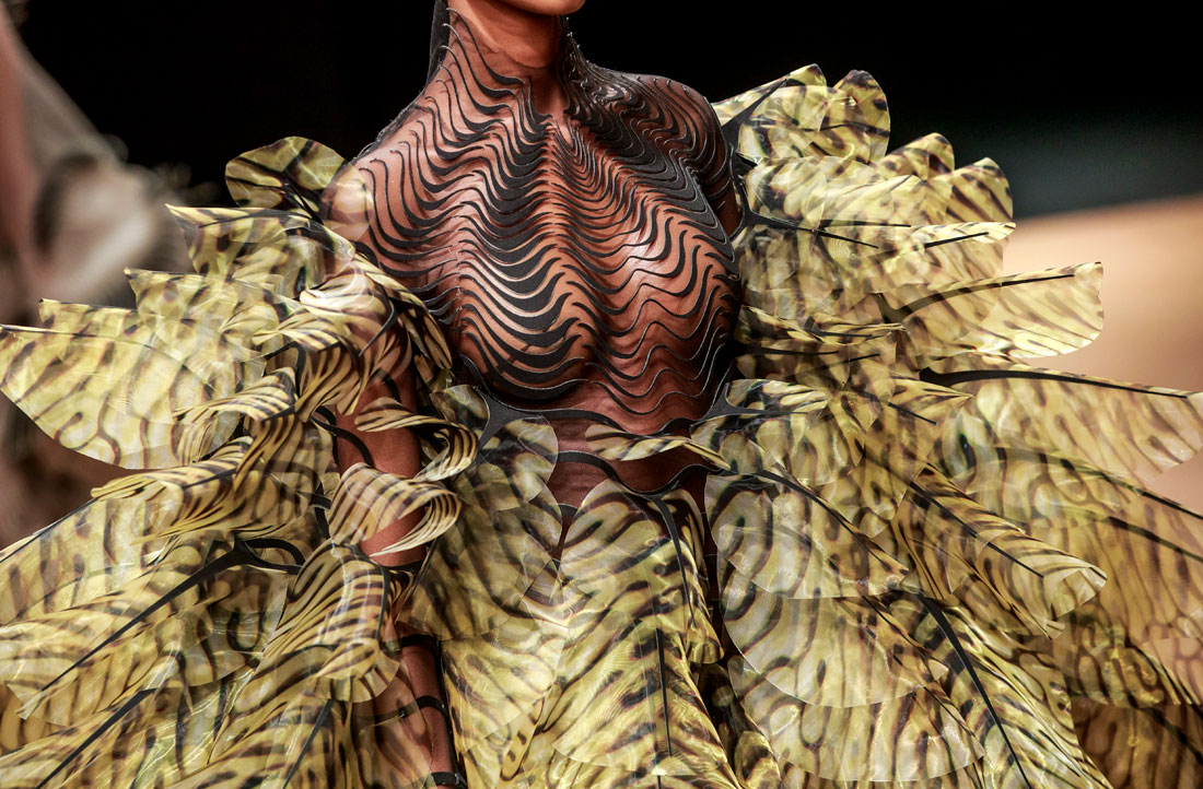 Показ коллекции Iris Van Herpen на Неделе высокой моды