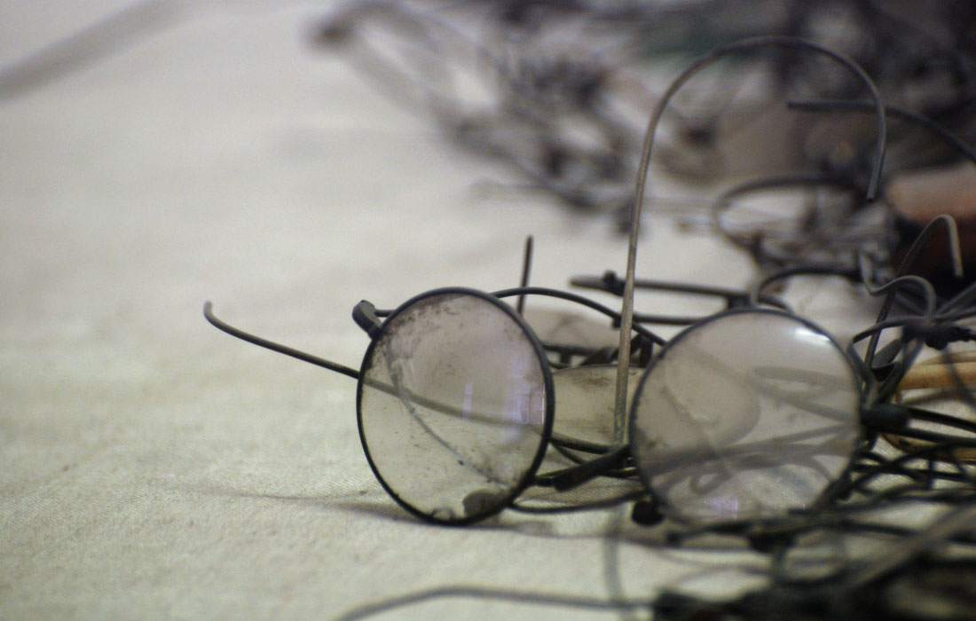 Очки, принадлежавшие людям, погибшим в газовых камерах Освенцима