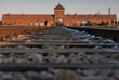 Железнодорожные пути к "воротам смерти" концлагеря Освенцим