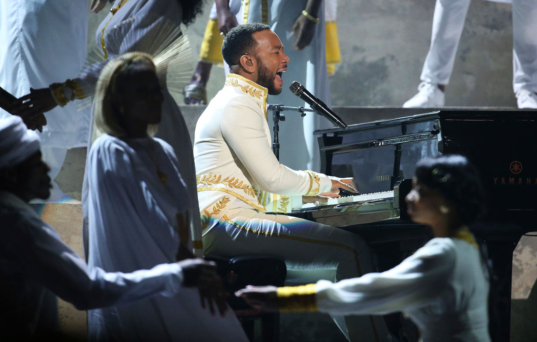 Певец Джон Ледженд был номинирован в двух категориях: "Лучший традиционный поп-альбом" и "Лучшая рэп-песня" (Higher)