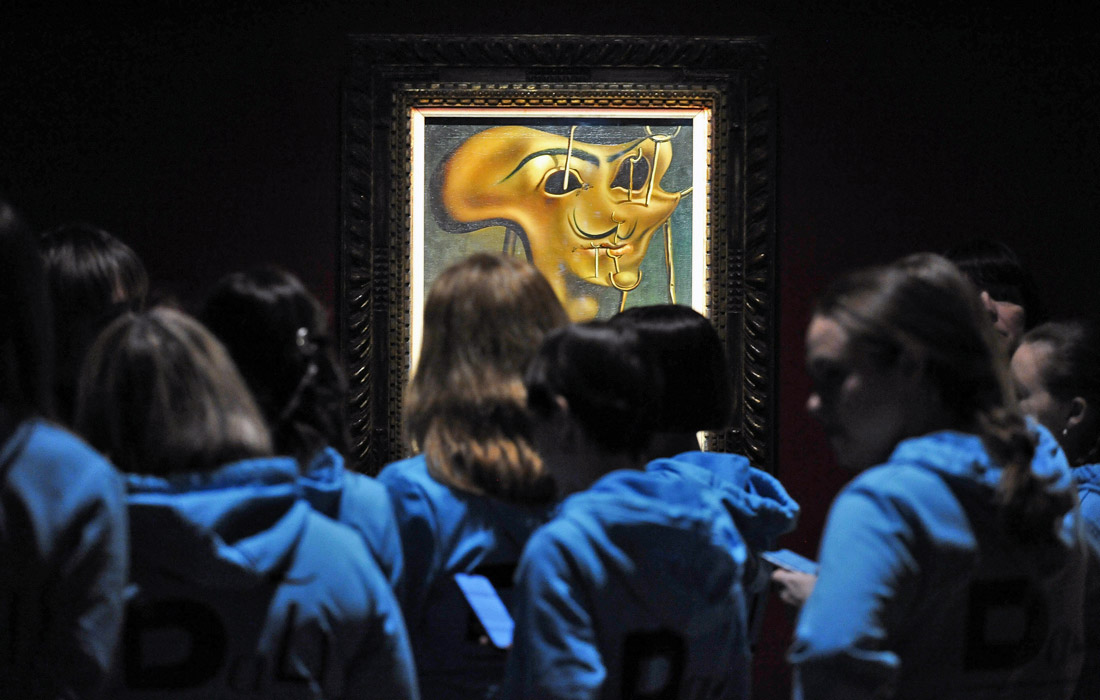 Работа Сальвадора Дали "Мягкий автопортрет с жареным беконом"