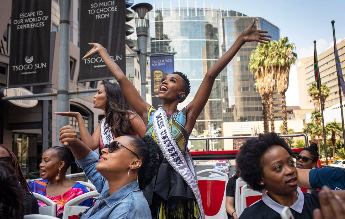 Победительница конкурса красоты "Мисс Вселенная-2019" Зозибини Тунзи вернулась на родину в ЮАР