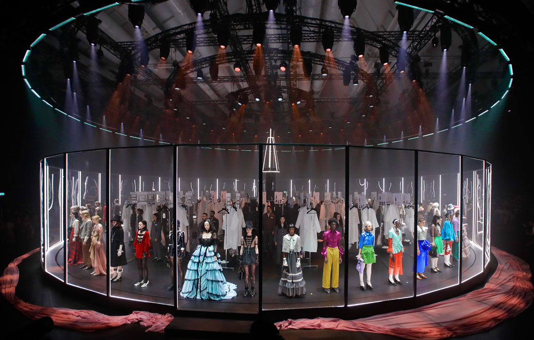 Показ коллекции Gucci осень-зима 2020-2021 на Неделе моды в Милане