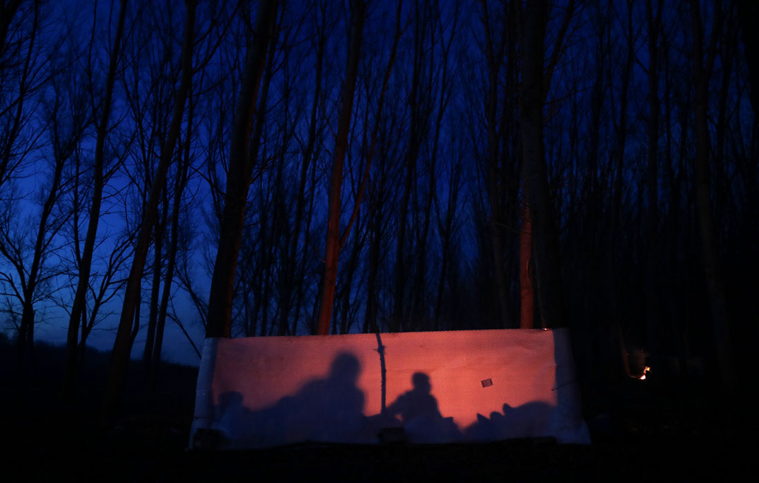 Канцлер Австрии Себастьян Курц обвинил Турцию в "атаке на ЕС" после решения Анкары открыть границы для беженцев. Премьер-министр Греции Кириакос Мицотакис заявил, что Турция использует проблему нелегалов для достижения своих геополитических целей.