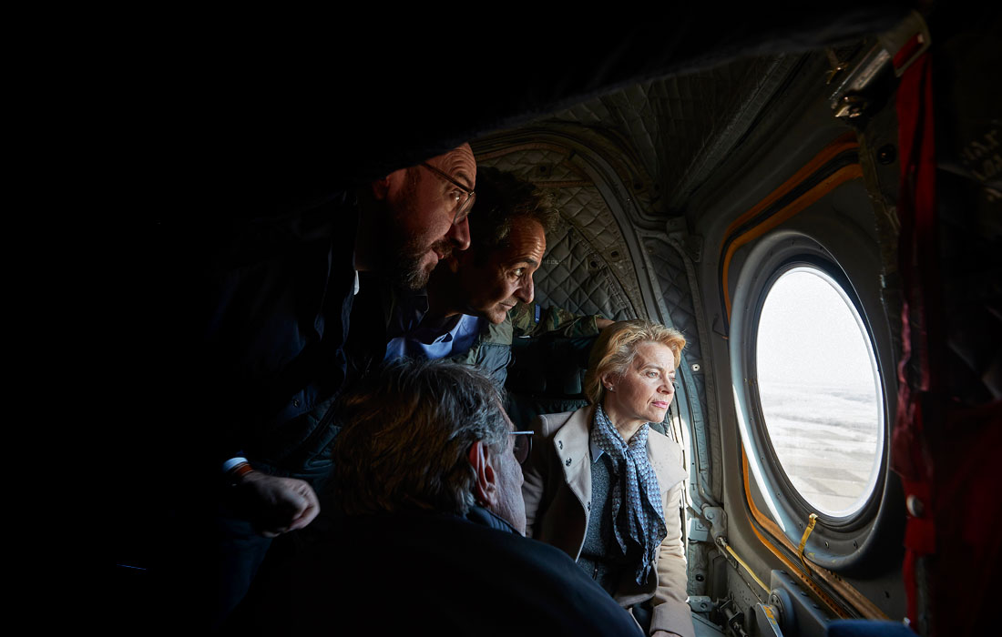 Председатель Еврокомиссии Урсула фон дер Ляйен вместе с председателем Европарламента Давидом Сассоли и главой Евросовета Шарлем Мишелем посетила греко-турецкую границу. Она сообщила о предоставлении помощи Греции в размере 700 млн евро, причем 350 млн евро будут выделены немедленно.