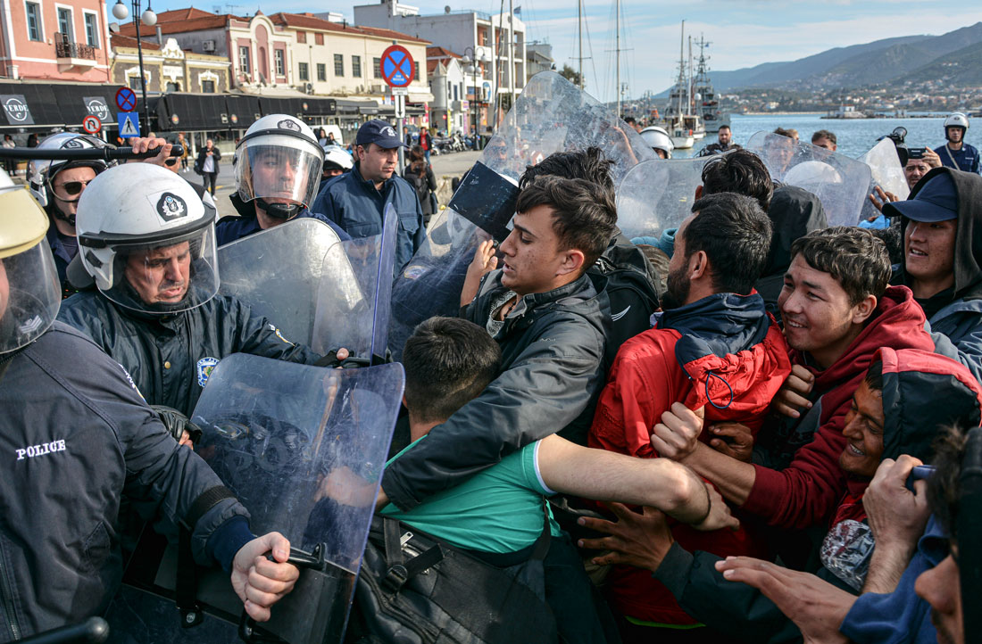 Число мигрантов, пересекших границу Турции и Греции, достигло около 135,8 тыс. человек. В среду на греческой границе собрались примерно 15 тысяч мигрантов. Предотвращены 28 тысяч попыток пересечь границу, задержаны 220 человек, попавших на территорию Греции.