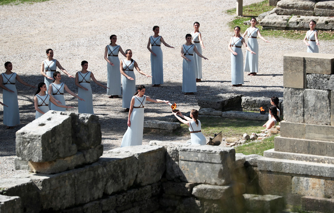 В Греции прошла генеральная репетиция церемонии зажжения Олимпийского огня для летних игр в Токио