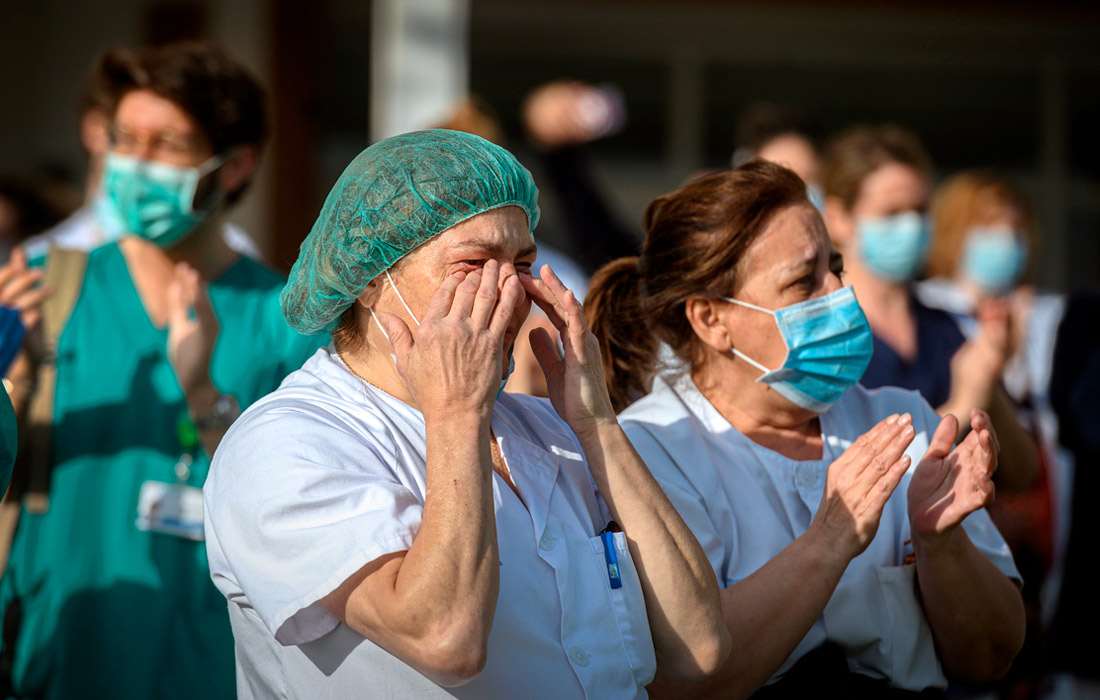 Жители испанского города Алькала-де-Энарес выразили благодарность медработникам за борьбу с коронавирусом