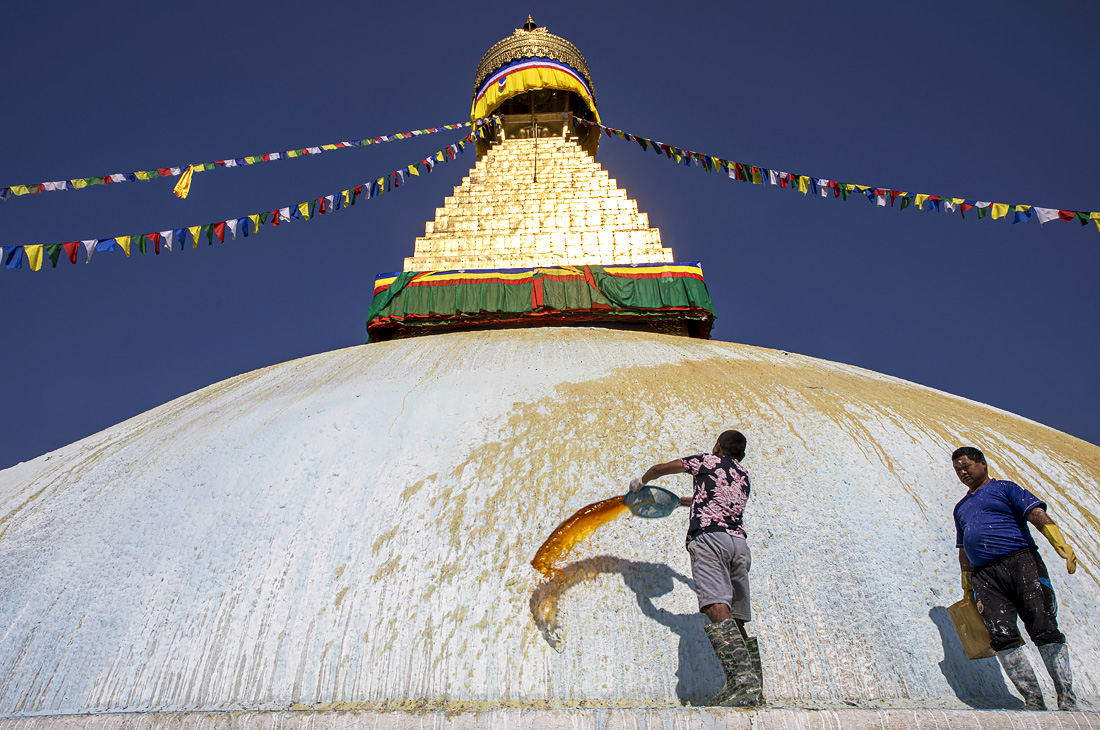 Непальские буддийские паломники начали праздновать День рождения Будды в Катманду