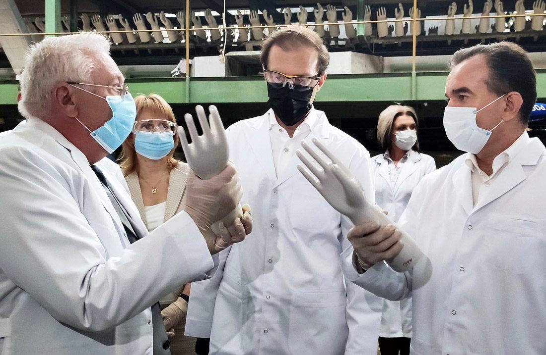 Министр промышленности и торговли РФ Денис Мантуров посетил Армавирский завод резиновых изделий