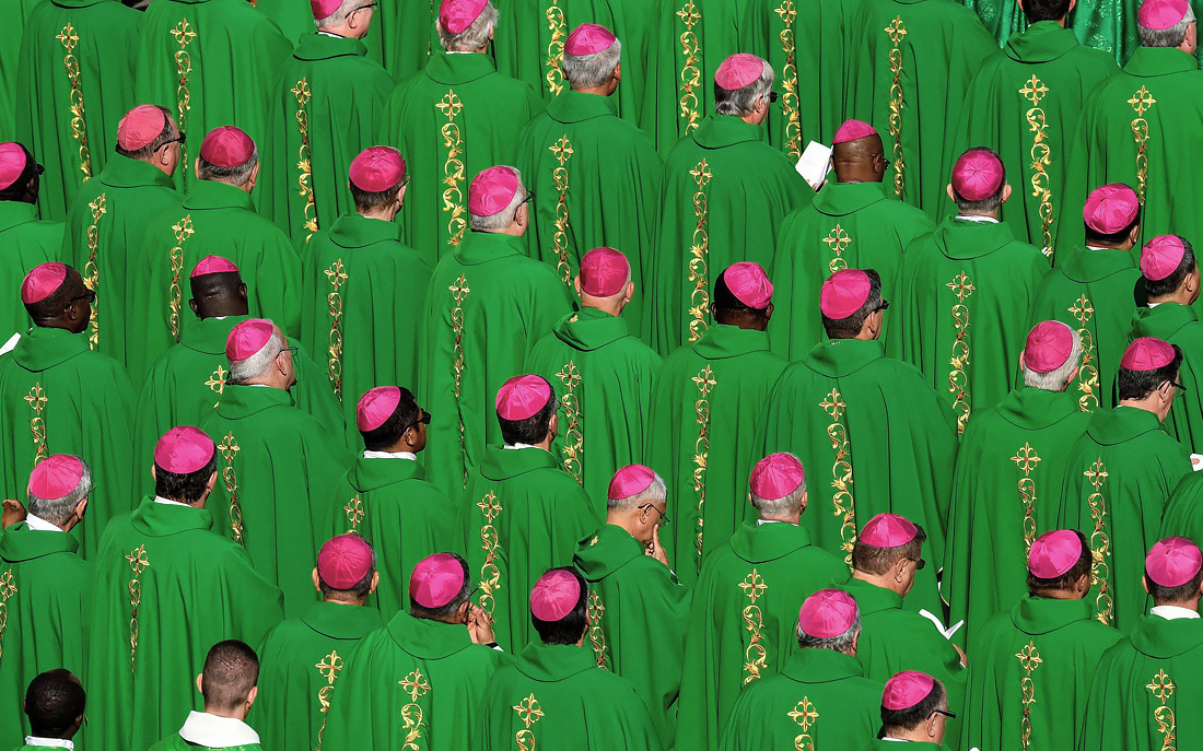 Епископы на площади Св. Петра в Ватикане