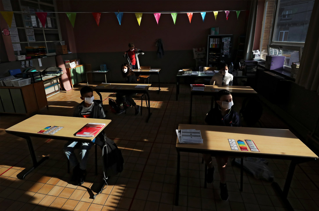 Бельгийские школьники вернулись к занятиям после карантина. И для детей, и для учителей остается правило соблюдения социального дистанцирования