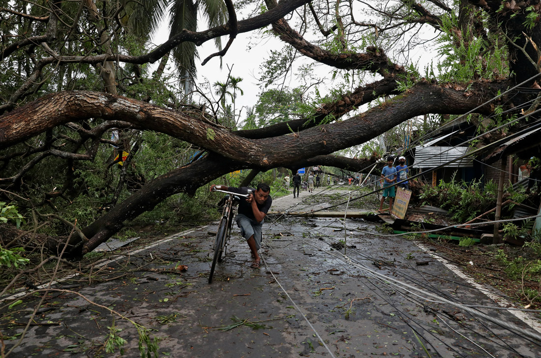 Жертвами стихии стали по меньшей мере 14 человек