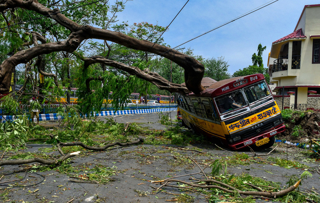 Последствия циклона "Амфан" в Калькутте