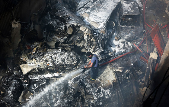 Крушение самолета в Пакистане