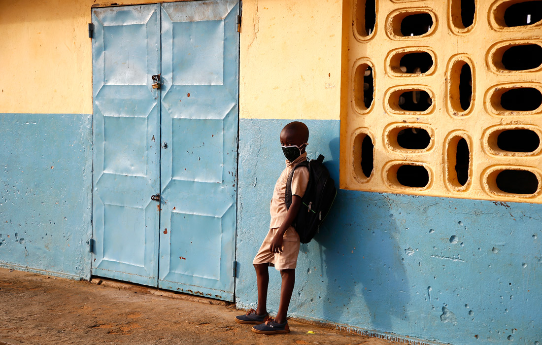 Школьники в Абиджане (Кот-д’Ивуар) вернулись к занятиям после карантина