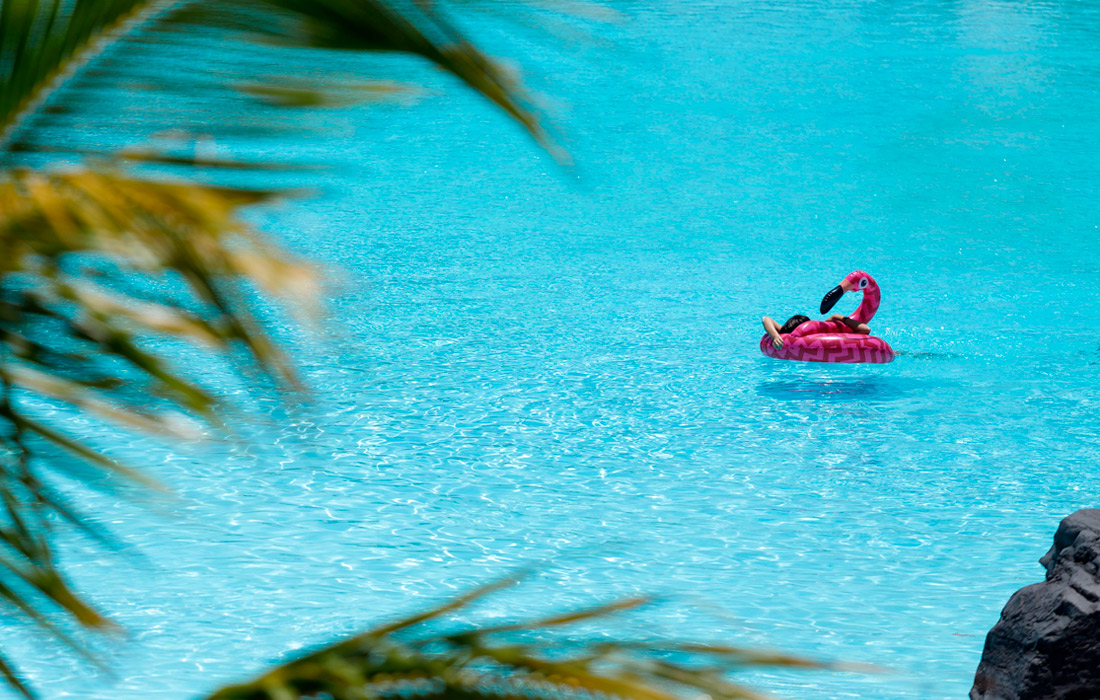 26 мая. Канарские острова начнут принимать туристов в июле по новым правилам безопасности. Пандемия затронула острова значительно меньше, чем материковую Испанию. По состоянию на 25 мая там зарегистрировано 2,3 тыс. случаев (в Испании в целом – 236 тыс.).