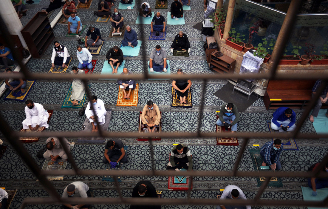 В мечети Аль-Хусейни в центре Аммана (Иордания) возобновились пятничные молитвы
