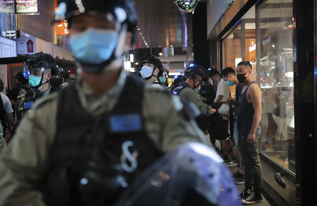 Полиция Гонконга задержала участников демонстраций, приуроченных к годовщине с начала протестов из-за законопроекта об экстрадиции