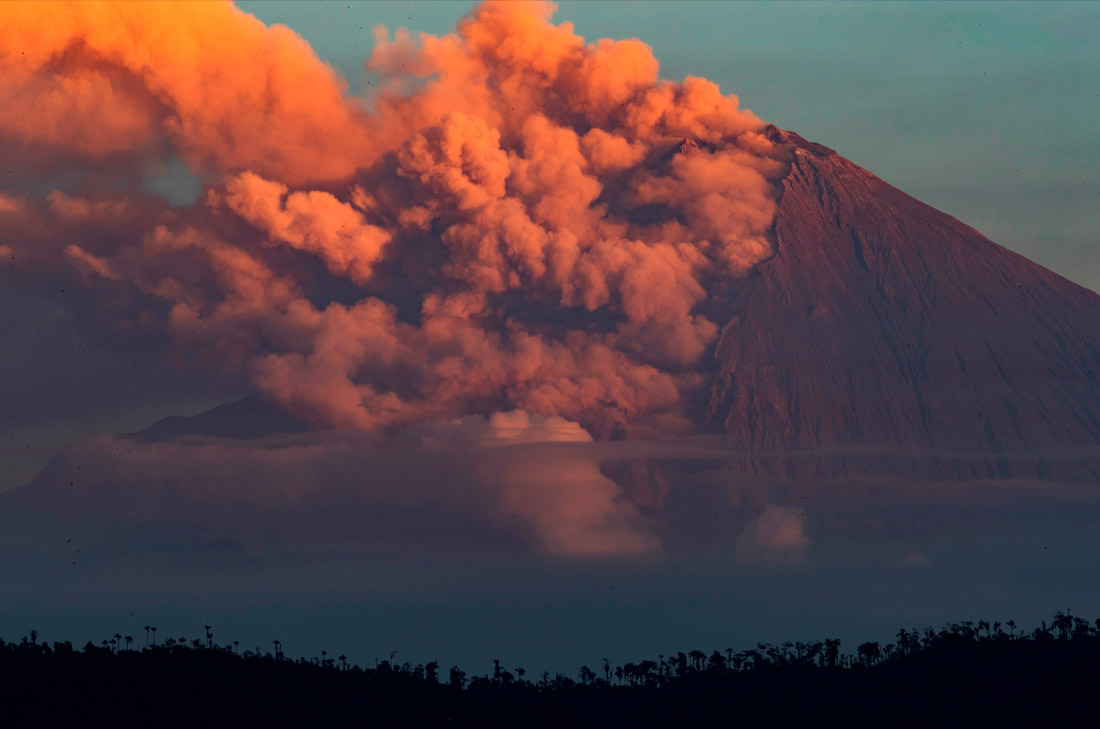 В центральной части Эквадора активизировался действующий вулкан Сангай