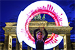 23 июня. Достопримечательности Берлина всю ночь были подсвечены красным светом, чтобы напомнить о кризисе в индустрии развлечений из-за пандемии коронавируса. К акции присоединились Бранденбургские ворота, Берлинская телебашня, Мерседес-Бенц Арена, а также театры. 