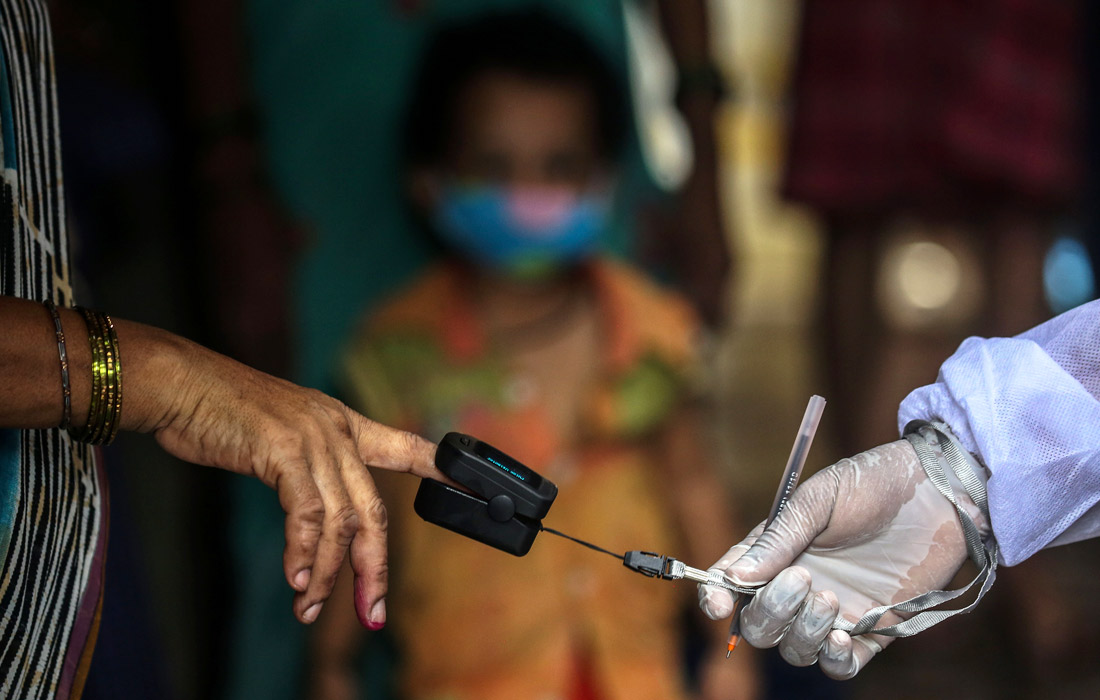 2 июля. Индия оказалась на четвертом месте в мире по распространению вируса - после США, Бразилии и России. Общее число случаев заболевания в стране превысило 585 тысяч.