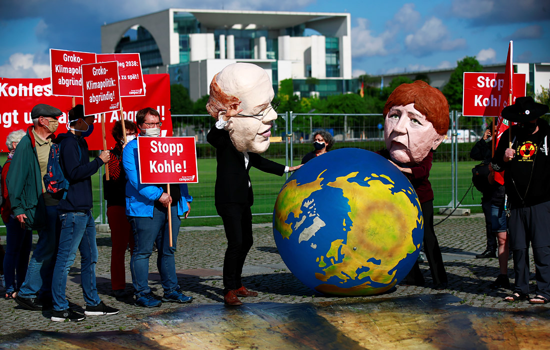 В Германии прошли протесты по случаю предстоящего голосования по закону об отказе от угля при выработке электроэнергии к 2038 году в рамках мер по борьбе с изменением климата. Активисты призывают отказаться от работы угольных электростанций уже к 2025 году.