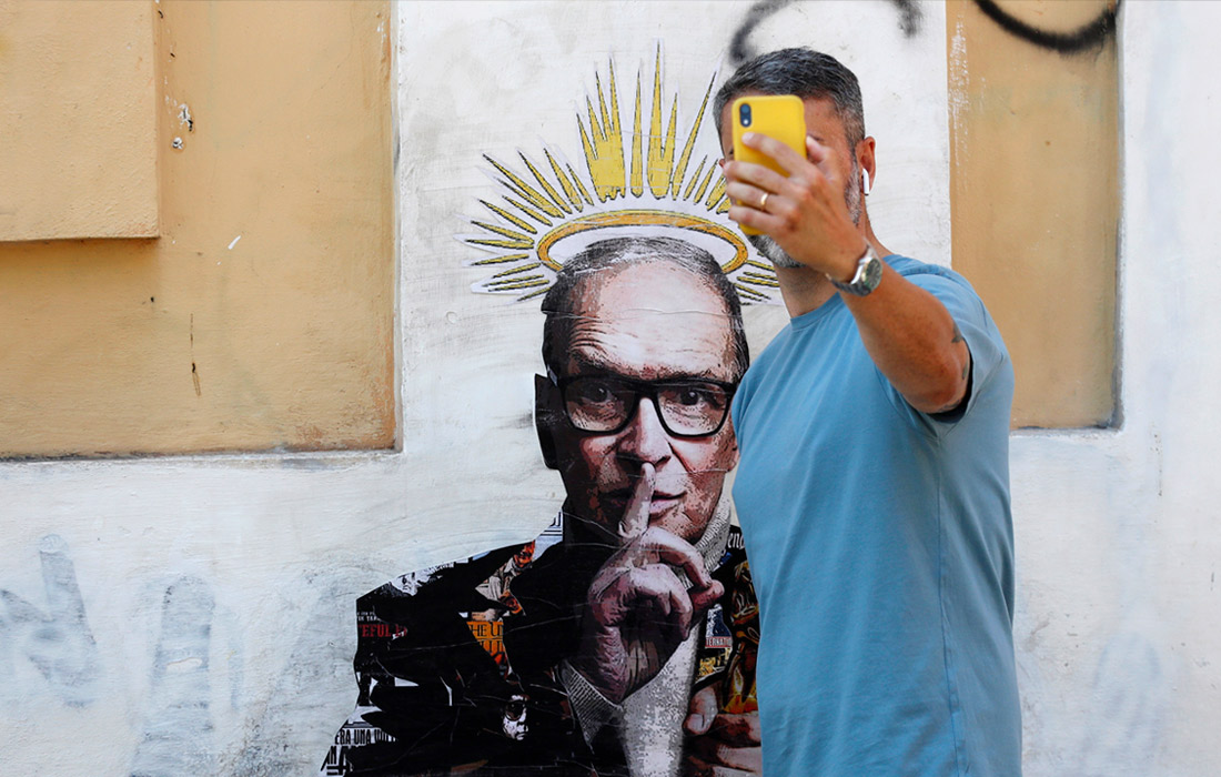 В Риме появилось граффити, посвященное итальянскому композитору Эннио Морриконе, умершему в возрасте 91 года