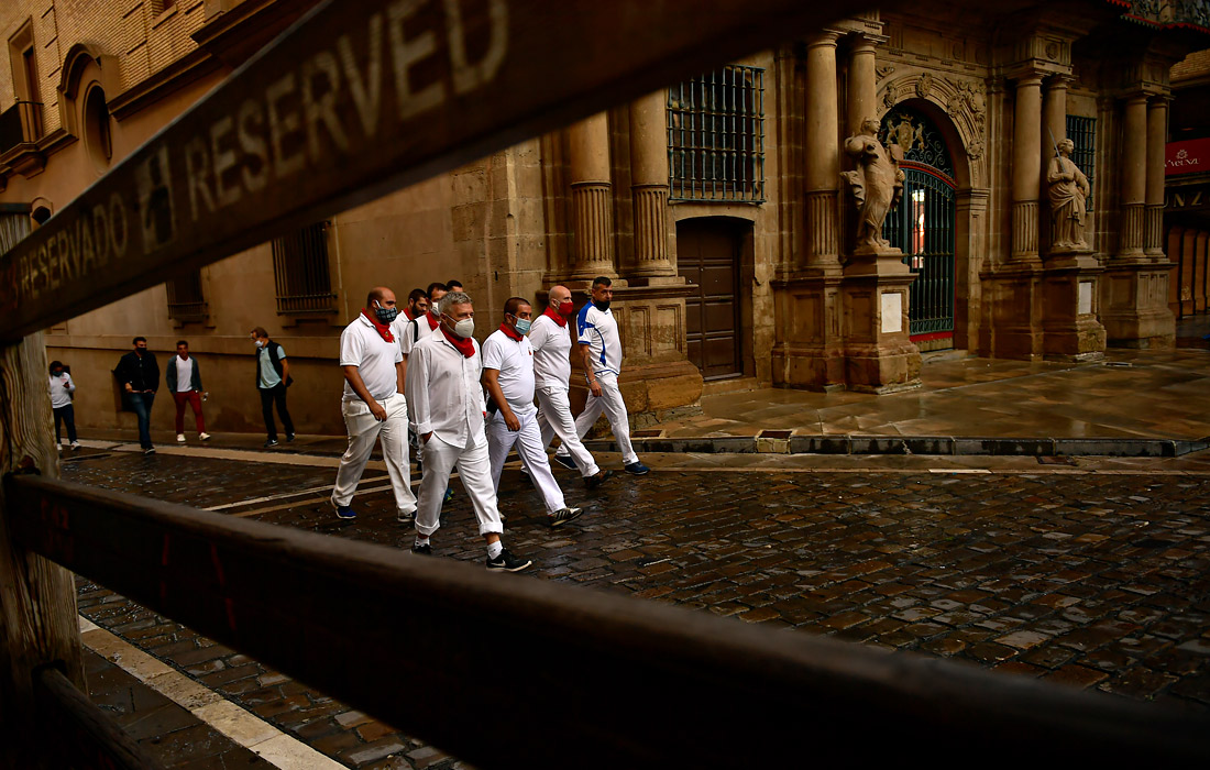 В Памплоне из-за коронавируса впервые с 1978 года отменили традиционный забег с быками Сан-Фермин