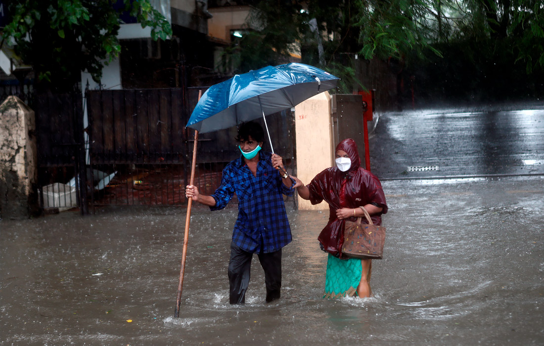 Несколько районов в Мумбаи затопило после сильных дождей

