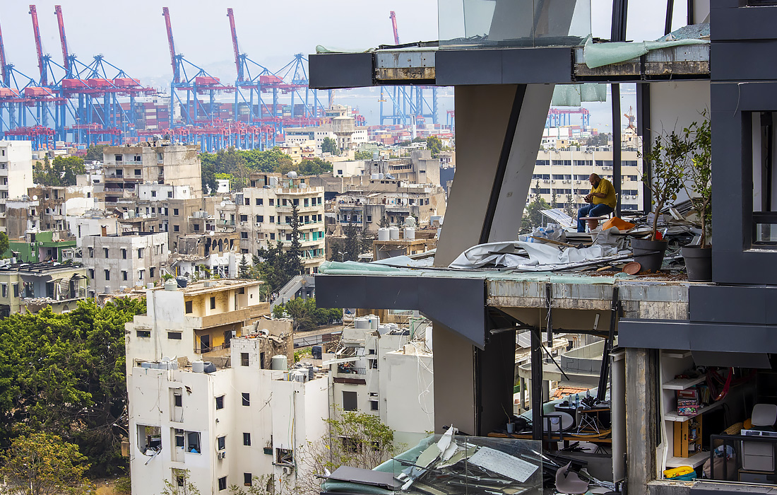 В Бейруте продолжаются поисково-спасательные работы после взрыва в порту