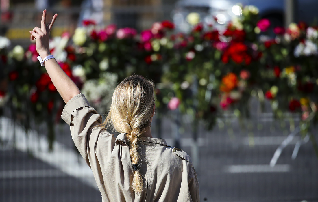 В Минске сотрудники ОМОНа начали разгонять людей, которые пришли возложить цветы к месту гибели участника протестов у метро "Пушкинская"