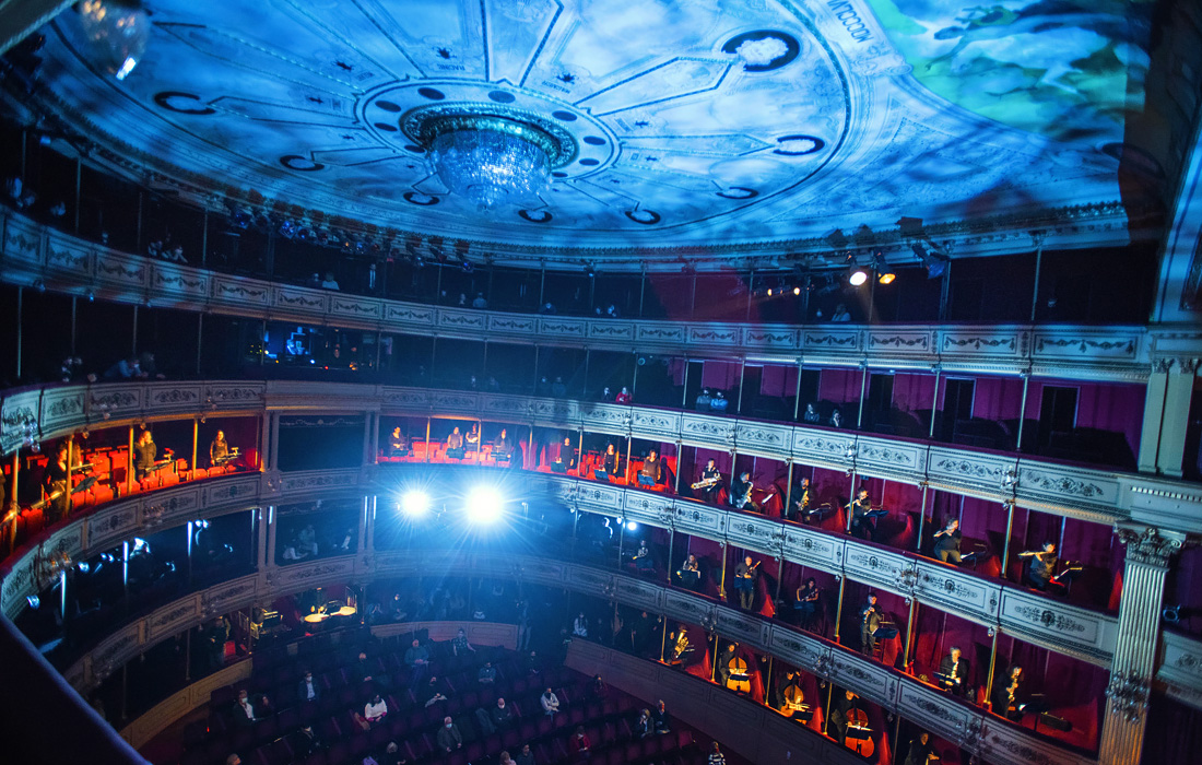 14 августа. После ослабления карантинных ограничений в уругвайском Монтевидео открылся для посетителей театр Солис.