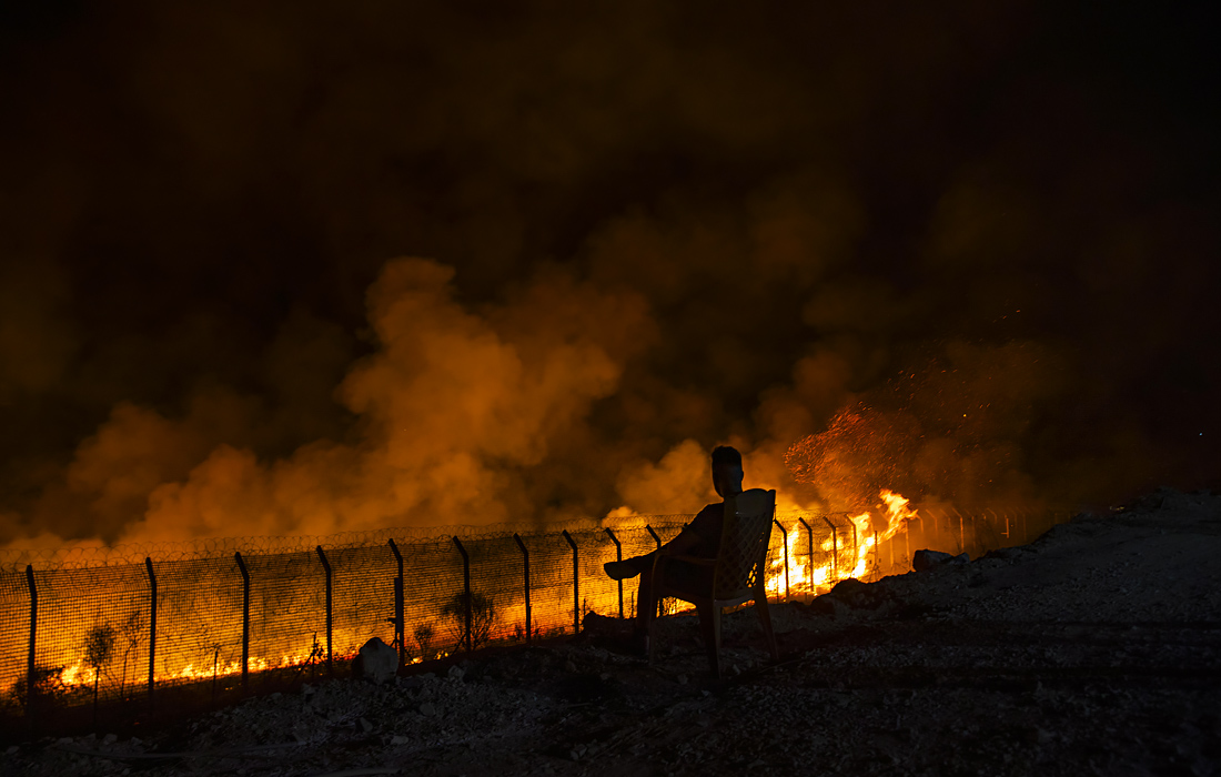 На израильско-сирийской границе вспыхнул пожар, в результате которого взорвались мины