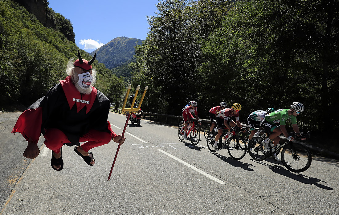 Второй этап 107-й велогонки "Тур де Франс", маршрут которого пролегал вокруг Ниццы