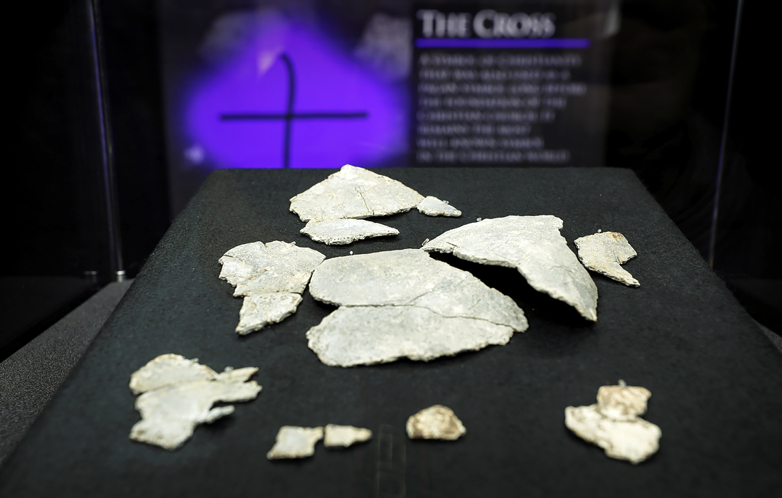 На раскопках стены Адриана в Британии нашли древнюю христианскую чашу возрастом 1400 лет. Артефакт впервые демонстрируются в музее Нортумберленда.