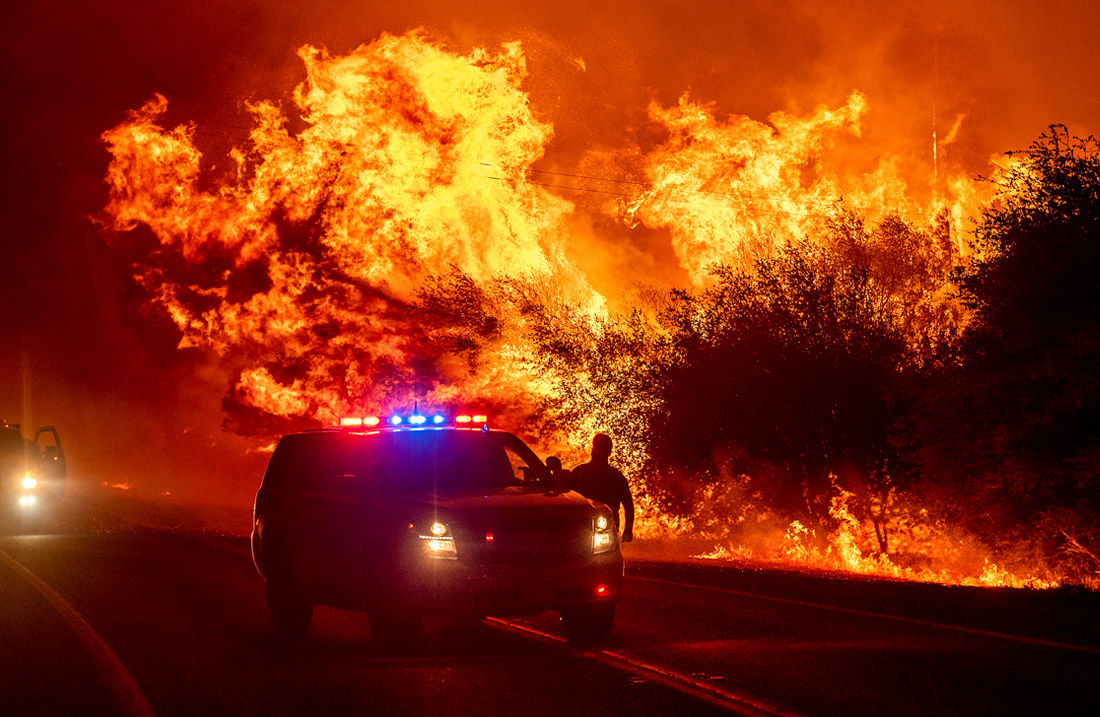 Площадь лесных пожаров в американском штате Калифорния побила рекорд 2018 года и превысила 809 тыс. гектаров
