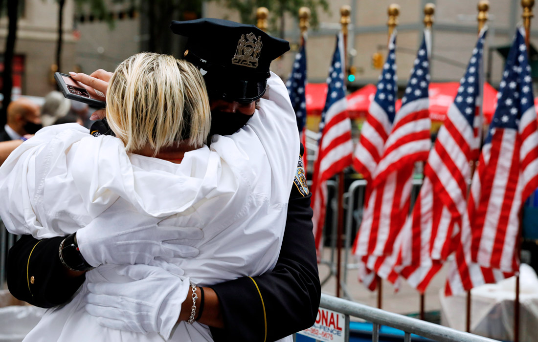 По решению Конгресса с 2002 года 11 сентября отмечается в США как День патриота. С 2009 года по инициативе членов семей погибших эта дата именуется также Общенациональный день служения и памяти.