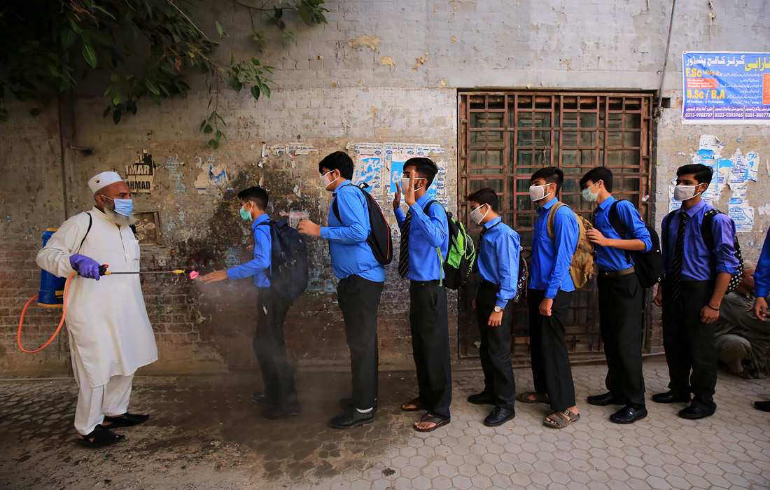 В Пакистане открылись учебные заведения после снятия ограничений из-за COVID-19