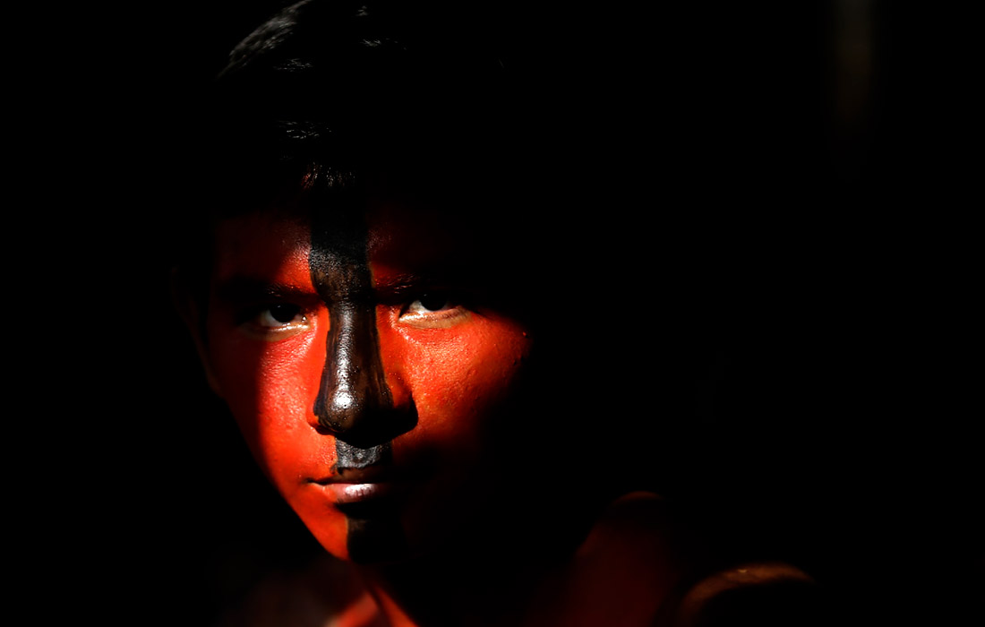 Участник фестиваля коренных народов Бразилии