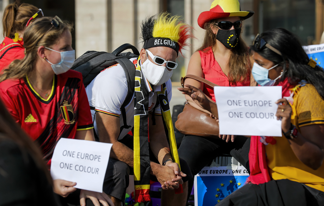 В Брюсселе началась акция протеста сотрудников турагентств против принятых правительством ограничений на путешествия в период пандемии COVID-19