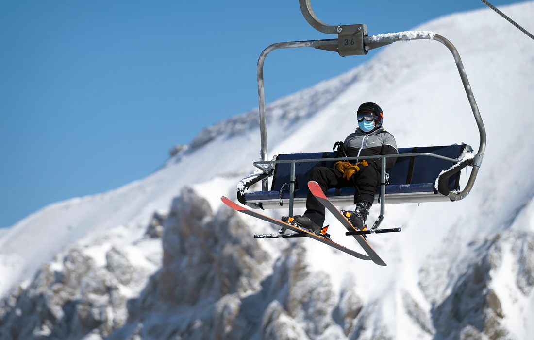 Один из известнейших горнолыжных центров Швейцарии Ле-Дьяблере открылся для туристов в период пандемии