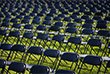 4 октября. Двадцать тысяч пустых стульев разместили возле Белого Дома в Вашингтоне в память о жертвах COVID-19.