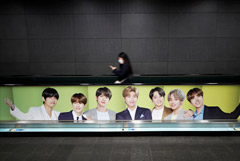 Лейбл K-Pop группы BTS удвоил капитализацию после крупнейшего с 2017 года IPO в стране