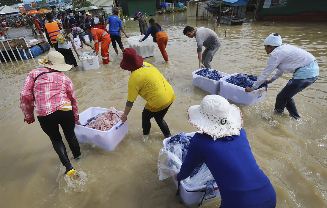 По меньшей мере 22 человека погибли и 20 000 человек были эвакуированы из-за наводнения в Камбодже