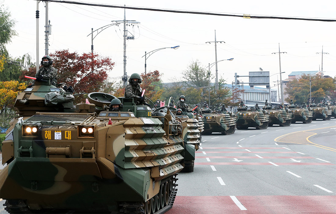 Грандиозные противососедские военные учения армии, авиации и флота проходят в Южной Корее
